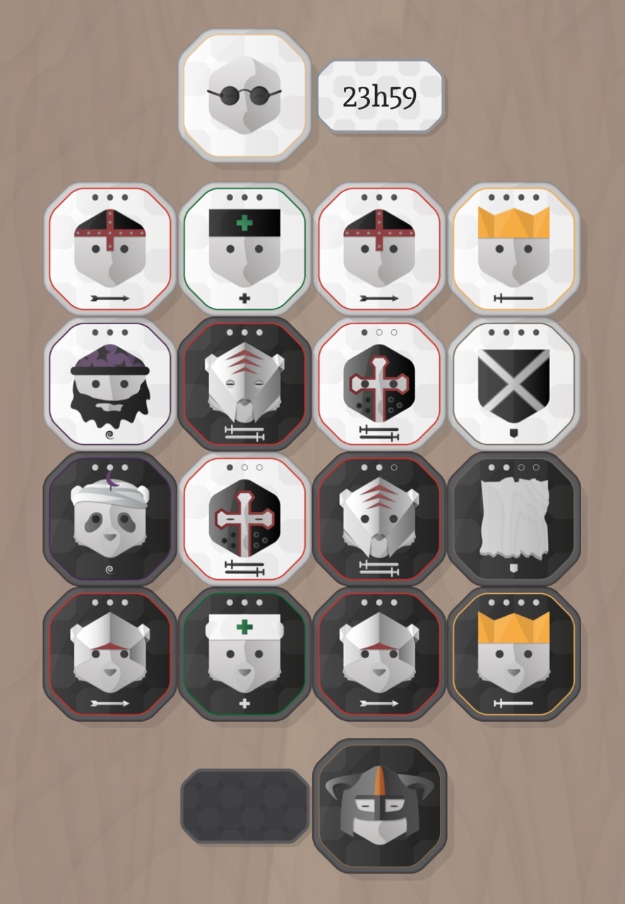 A screenshot of Feud. The black pieces are on the bottom, that’s me, my opponent is up top.