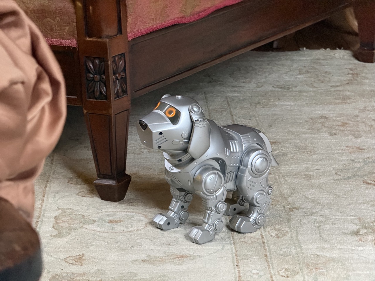 It’s a Telstra, a grey robot dog from the early 2000s I think
